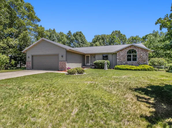 2235 Red Apple Rd, Manistee, MI 49660