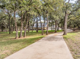 901 Pioneer Cir W, Argyle, TX 76226