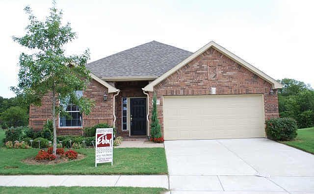 1st image of 935 Grand Cypress Ln