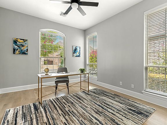 5th image of 913 Royal Minister Blvd