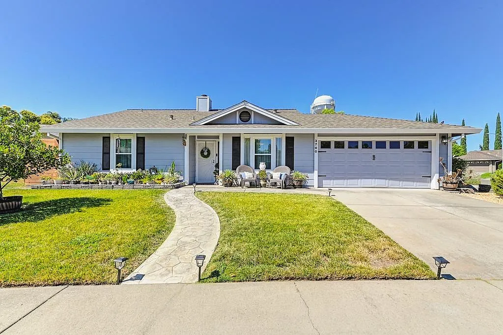 3700 Rollins Way photo 1