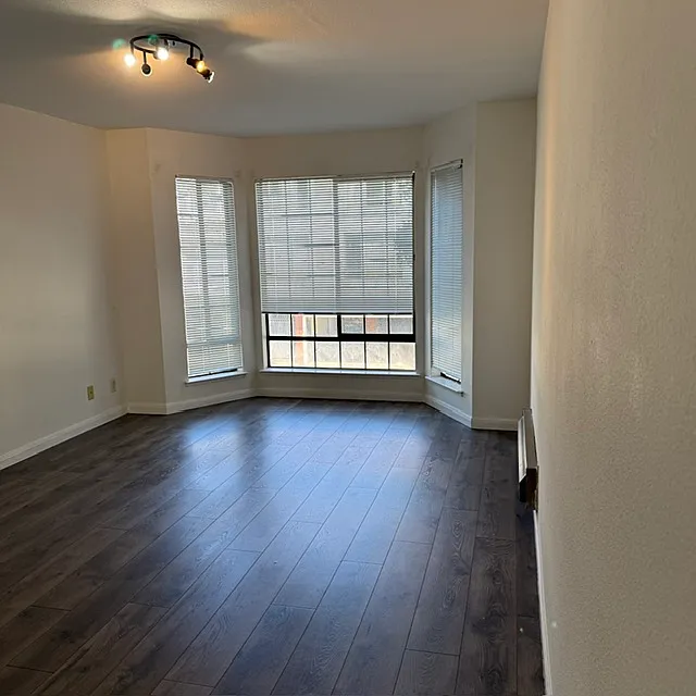 327 24th Ave #2