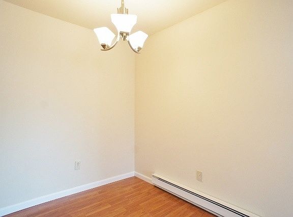 3rd image of 16 Glenwood Ave APT 7