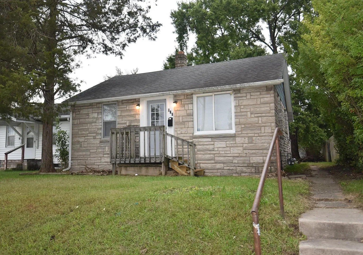 Mishawaka South Side Bungalo — Photo 1