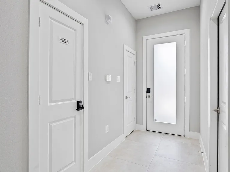 825 Paul Quinn St #B — Photo 15