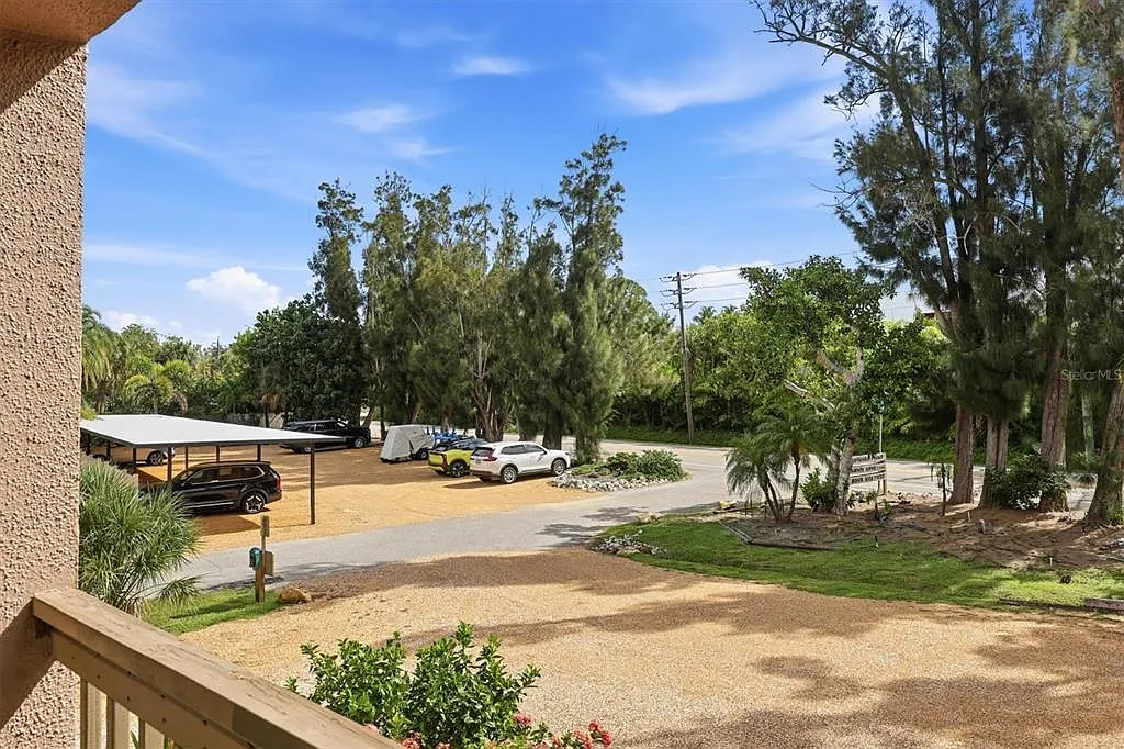 2 bed, 2.0 bath, 998 sqft, $3,800 — Photo 4
