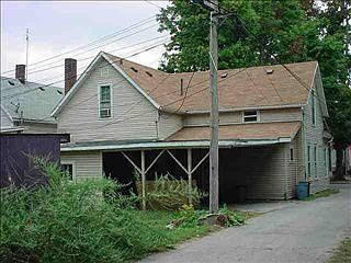 2nd image of 110 E Monroe St