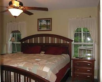 4th image of 260 Elliot Pl