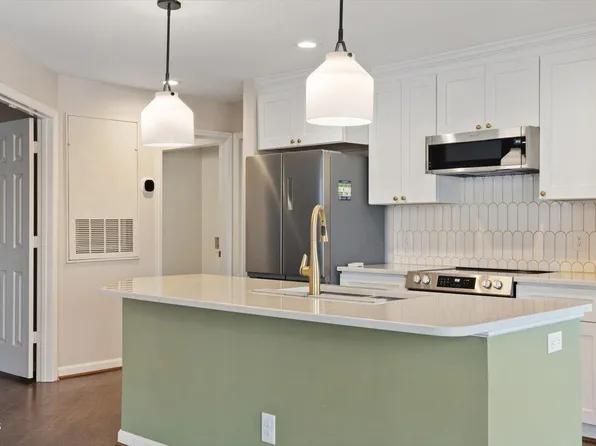 924 New Kent Pl, Cary, NC 27511