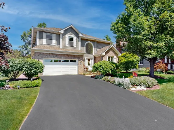 18 Park Place Cir, Hawthorn Woods, IL 60047