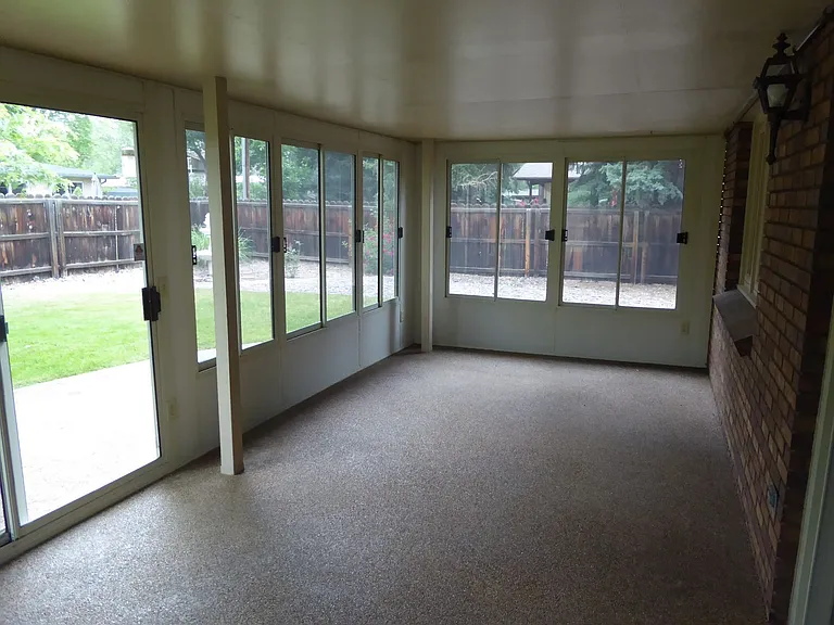 7573 Lee Dr — Photo 6