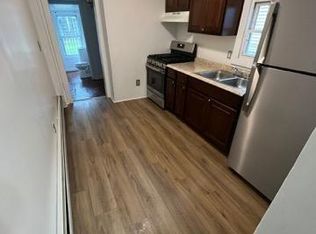 64 Spring St, Trenton, NJ 08618