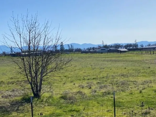 10750 Agate Rd, Eagle Pt, OR 97524