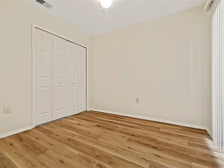 7607 Glades Ct — Photo 15