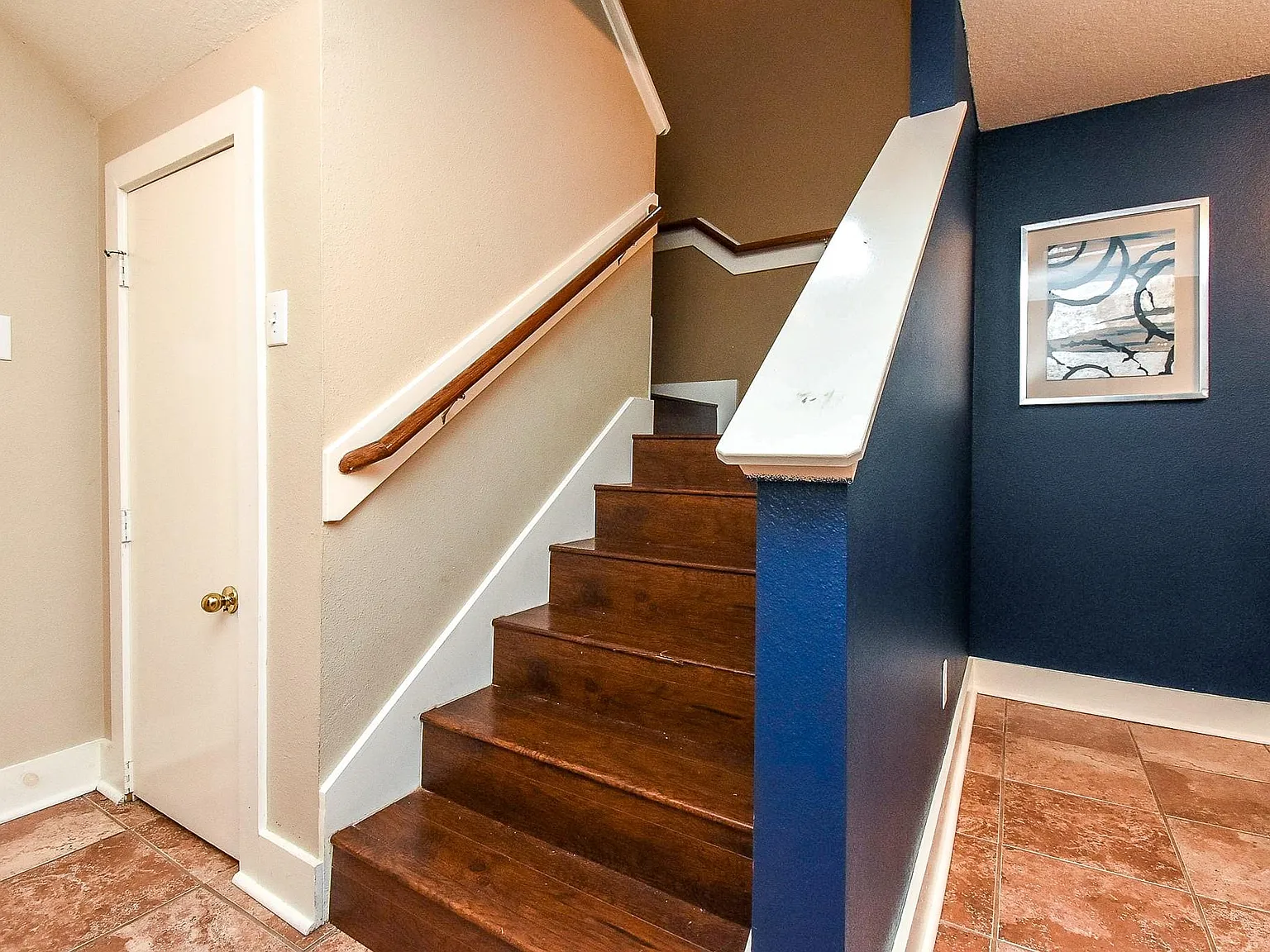 5 bed, 2.5 bath, 2150 sqft, $2,400 — Photo 3