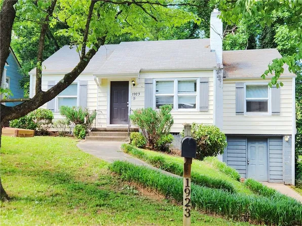 1923 Thompson Ave, East Pt, GA 30344