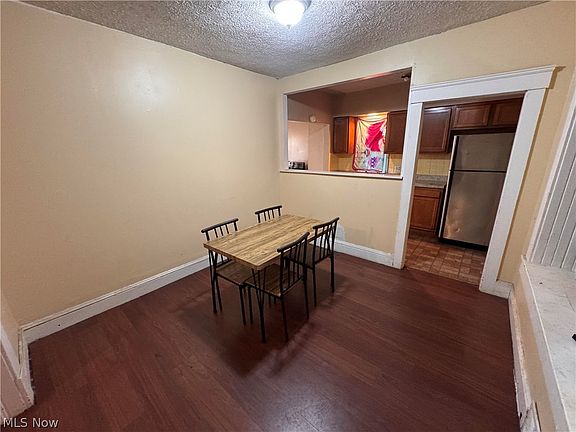 4th image of 10907 Hull Ave