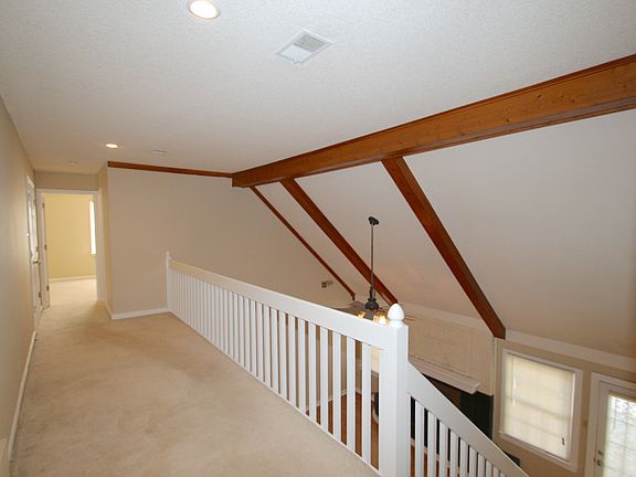 3rd image of 7304 Abercrombie Ln