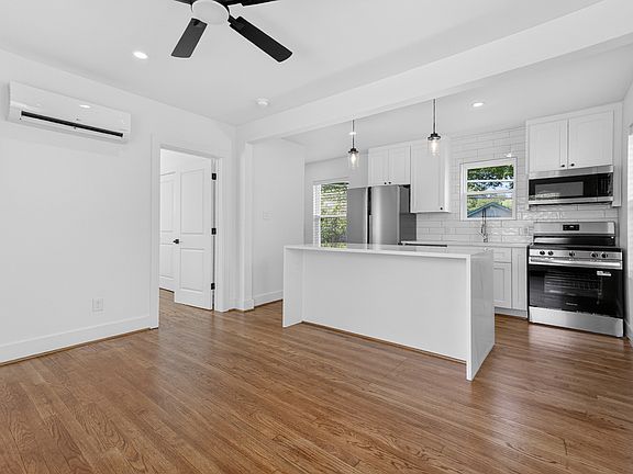 3rd image of 2560 Rogers Ave #A