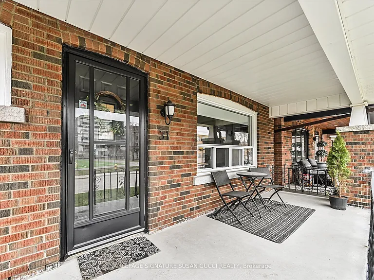 31 Lesmount Ave — Photo 2