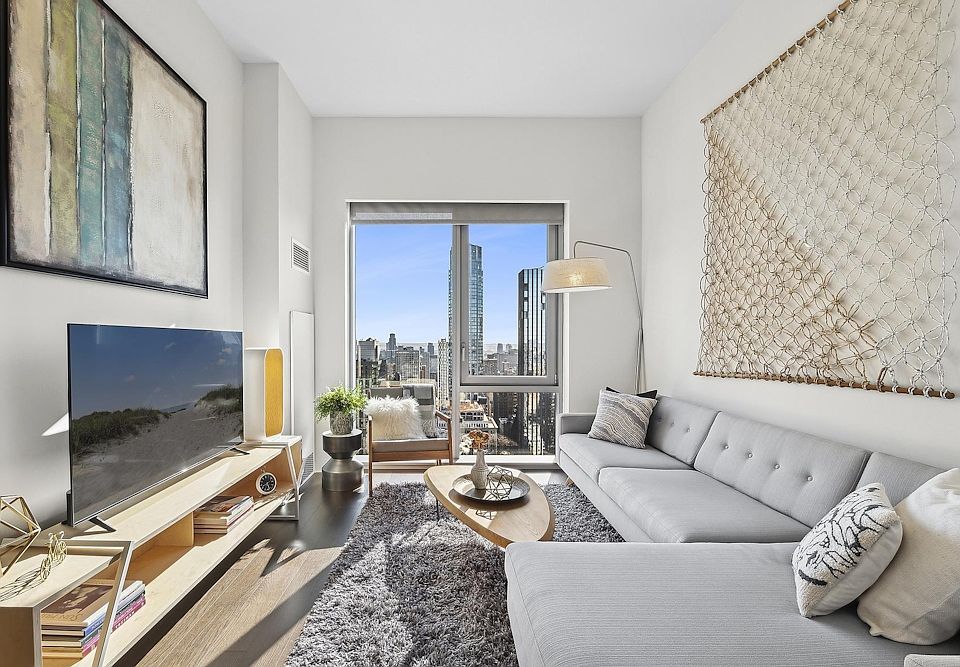 1st image of 100 W 31st St APT 43L