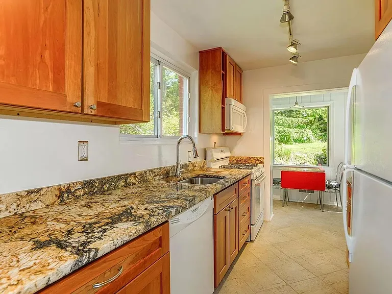 3317 Glenway Dr — Photo 9