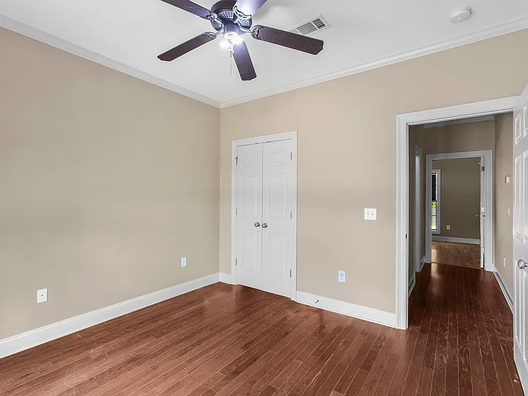 113 Dundee Cv — Photo 5