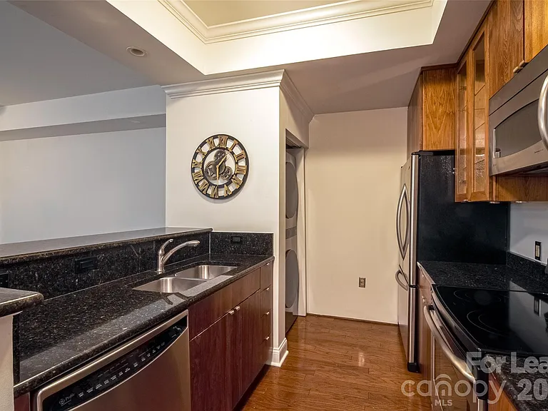 300 W 5th St #521 — Photo 6