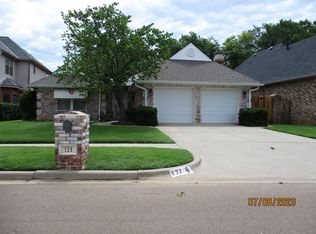 121 Olde Brook Ct, Norman, OK 73072