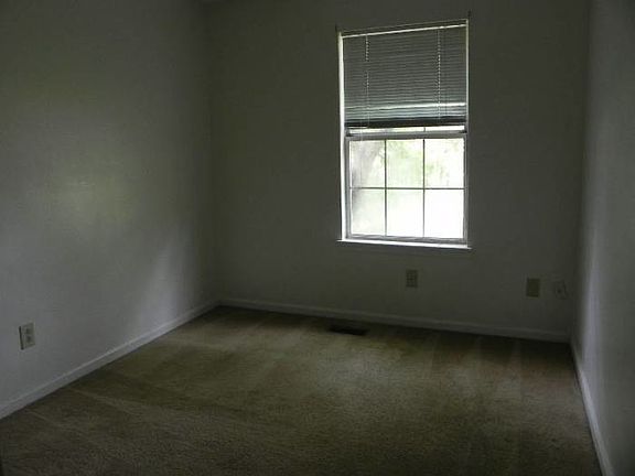 5th image of 620 Fox Creek Ct