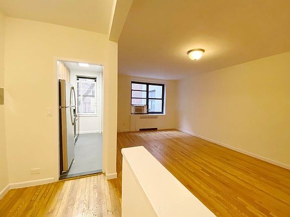 2nd image of 340 E 63rd St APT 4D