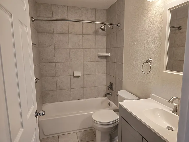 75-6081 Alii Dr #J202 — Photo 2