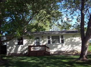 908 E Fairview Dr, Tuscola, IL 61953