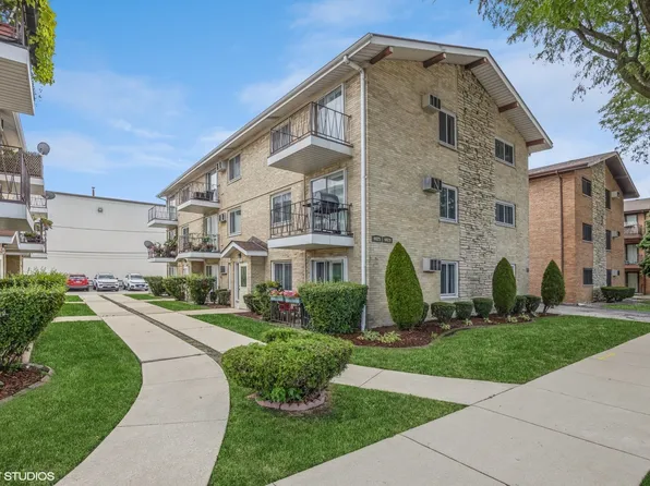 6029 W 64th Pl APT 1, Chicago, IL 60638