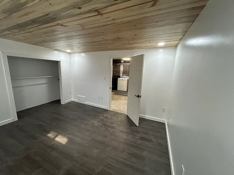 400 S 7th St — Photo 10