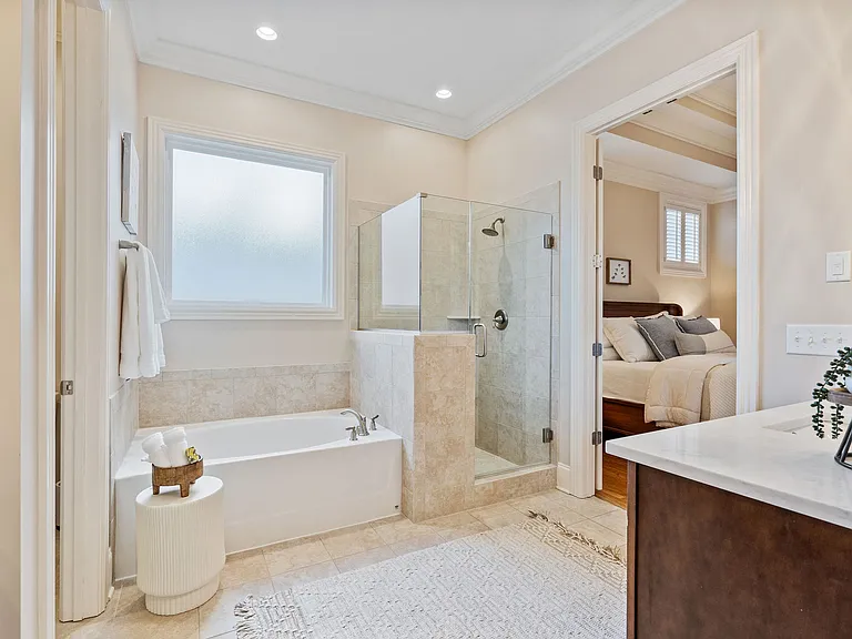 1036 Clifton St — Photo 21