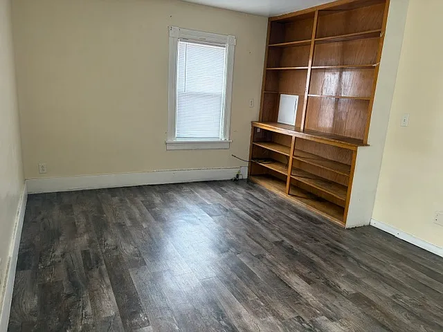 828 W. 4th St - 3 — Photo 2