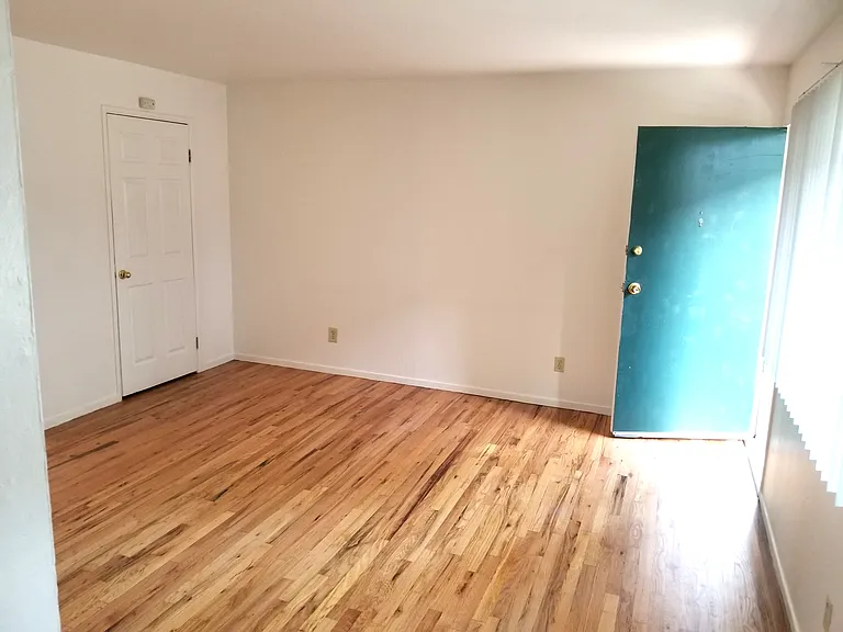 1625 Woolsey St #6 — Photo 3