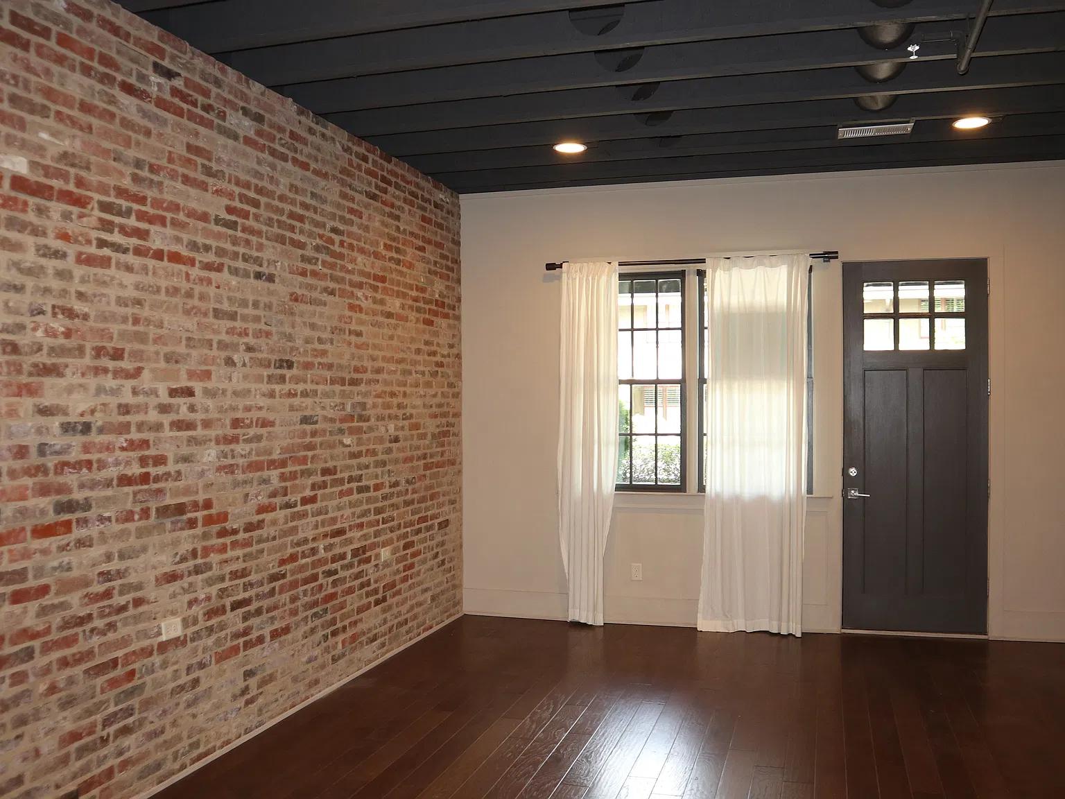 3 bed, 1766 sqft, $2,200 — Photo 3