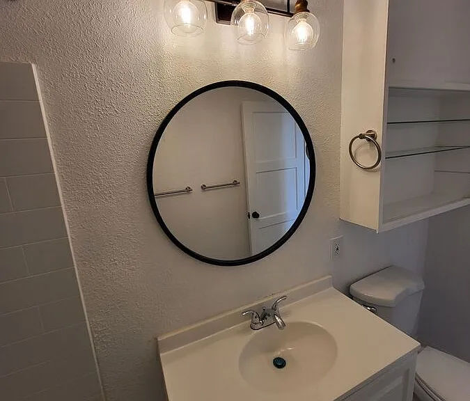 555 W Whittier Ave — Photo 34