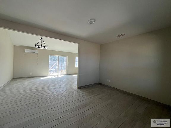 2nd image of 1565 Guadalajara Ave