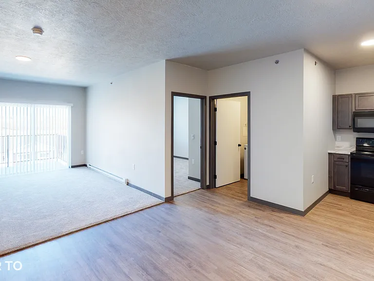 5800 Sunnybrook Plz — Photo 85