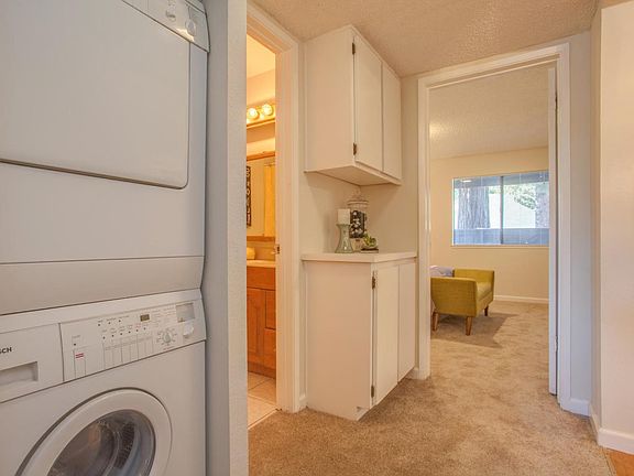 4th image of 1001 E Evelyn Ave #177