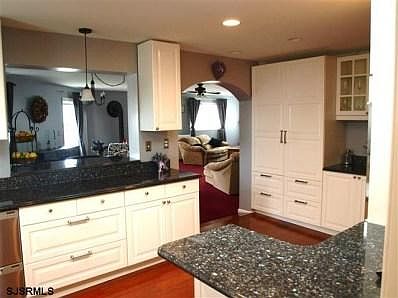 5th image of 3603 Pembroke Ln
