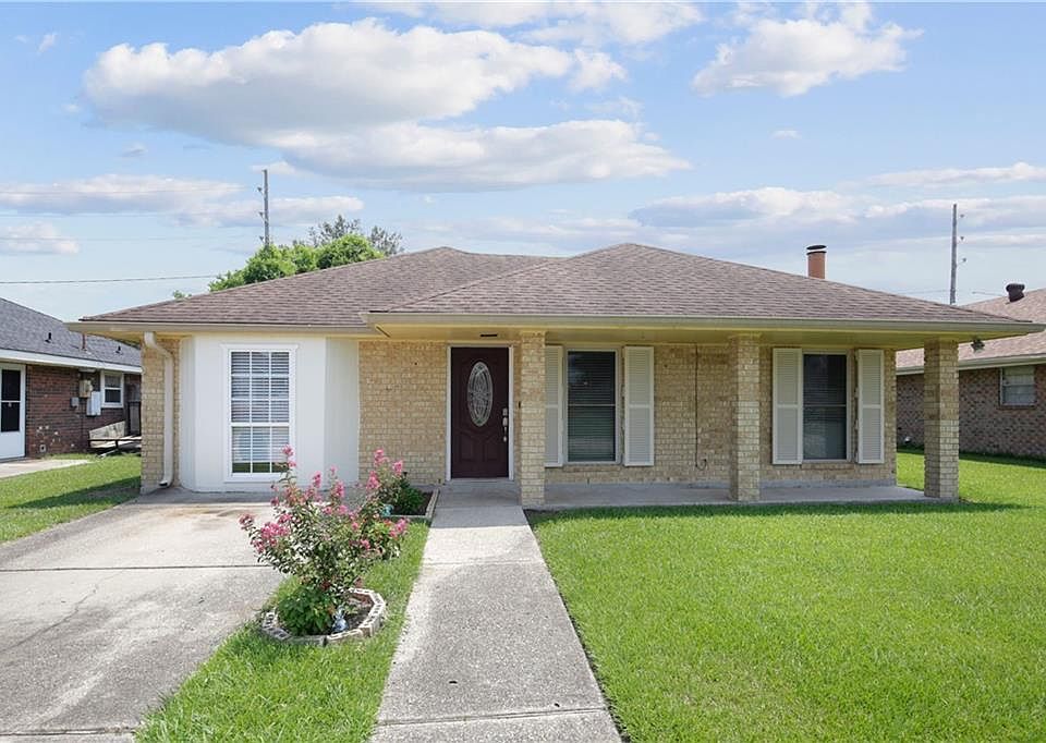 1st image of 2112 Cambridge Dr