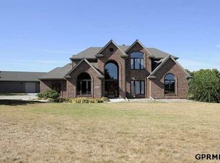 21919 Chancellor Rd, Elkhorn, NE 68022