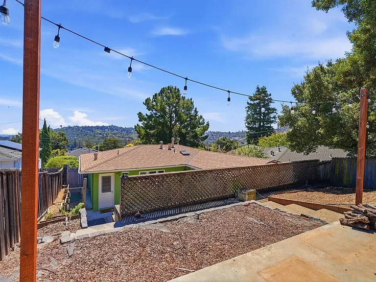 2210 Ewell Rd — Photo 33