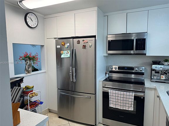 5th image of 9580 Sunrise Lakes Blvd APT 211