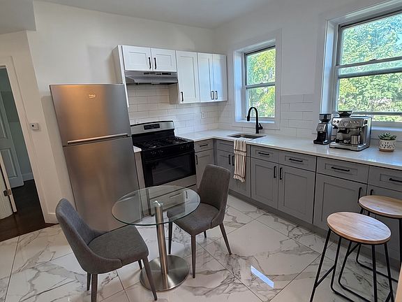 4th image of 364 Peshine Ave Floor 2