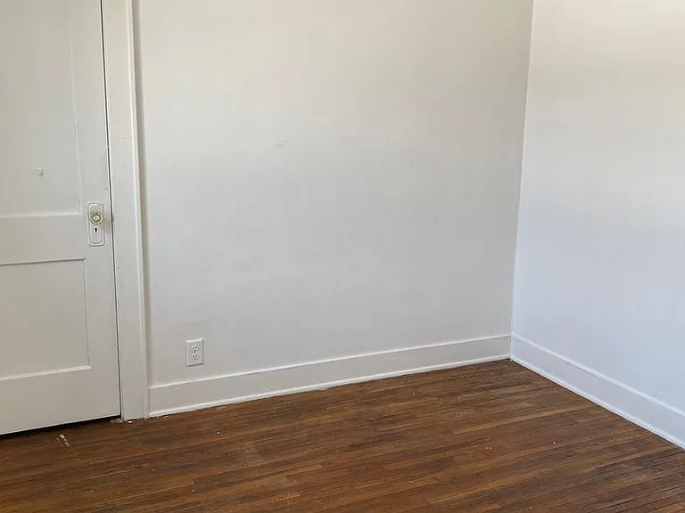 285 Hammond Ave — Photo 7